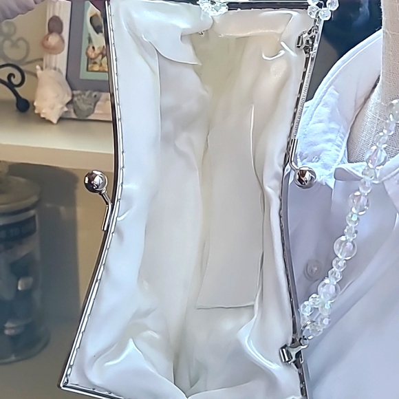 Hand beaded handbag - Picture 3 of 10